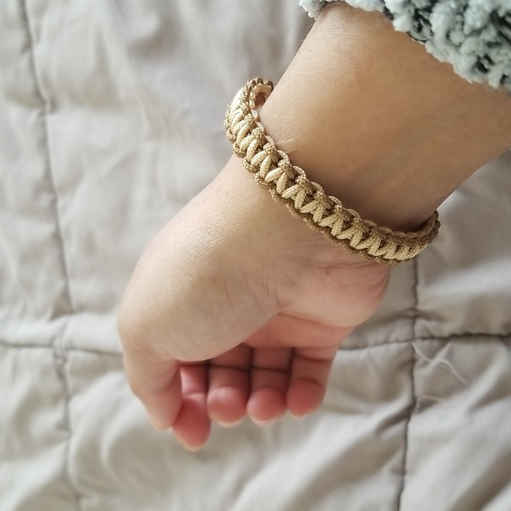 Paracord bracelet.